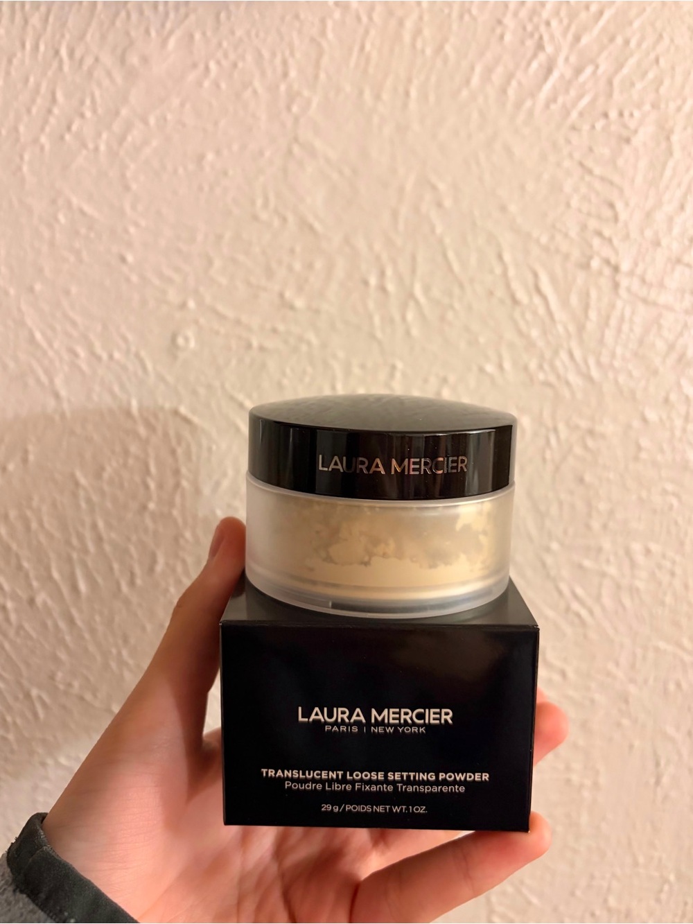 laura mercier Translucent Loose Setting Powder in Light Beige